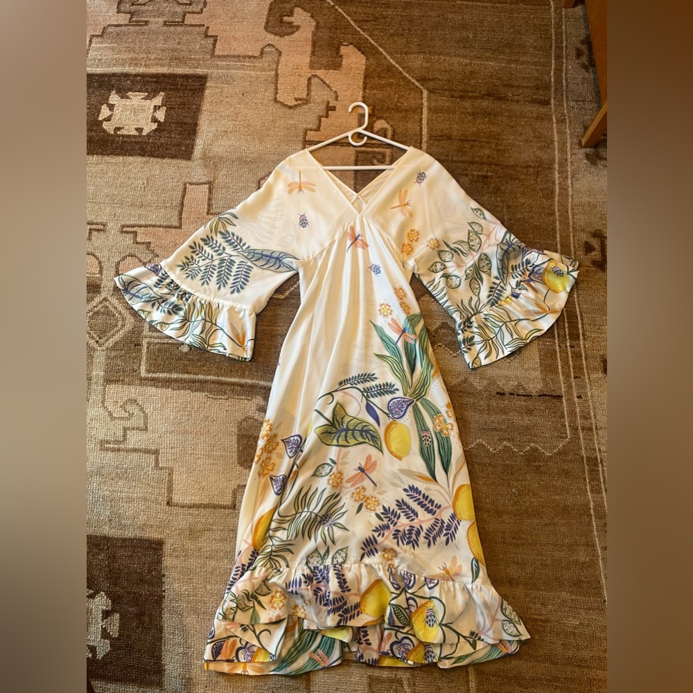 Silk maxi dress with flared sleeves